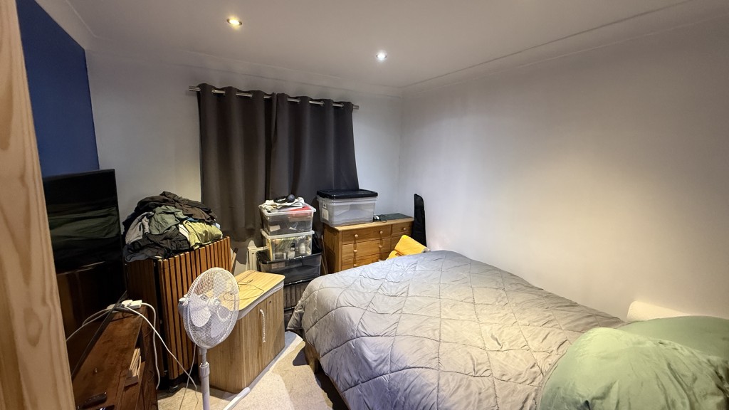 Lot: 142 - DETACHED THREE-BEDROOM BUNGALOW WITH GARAGE - Internal image of Bedroom 2